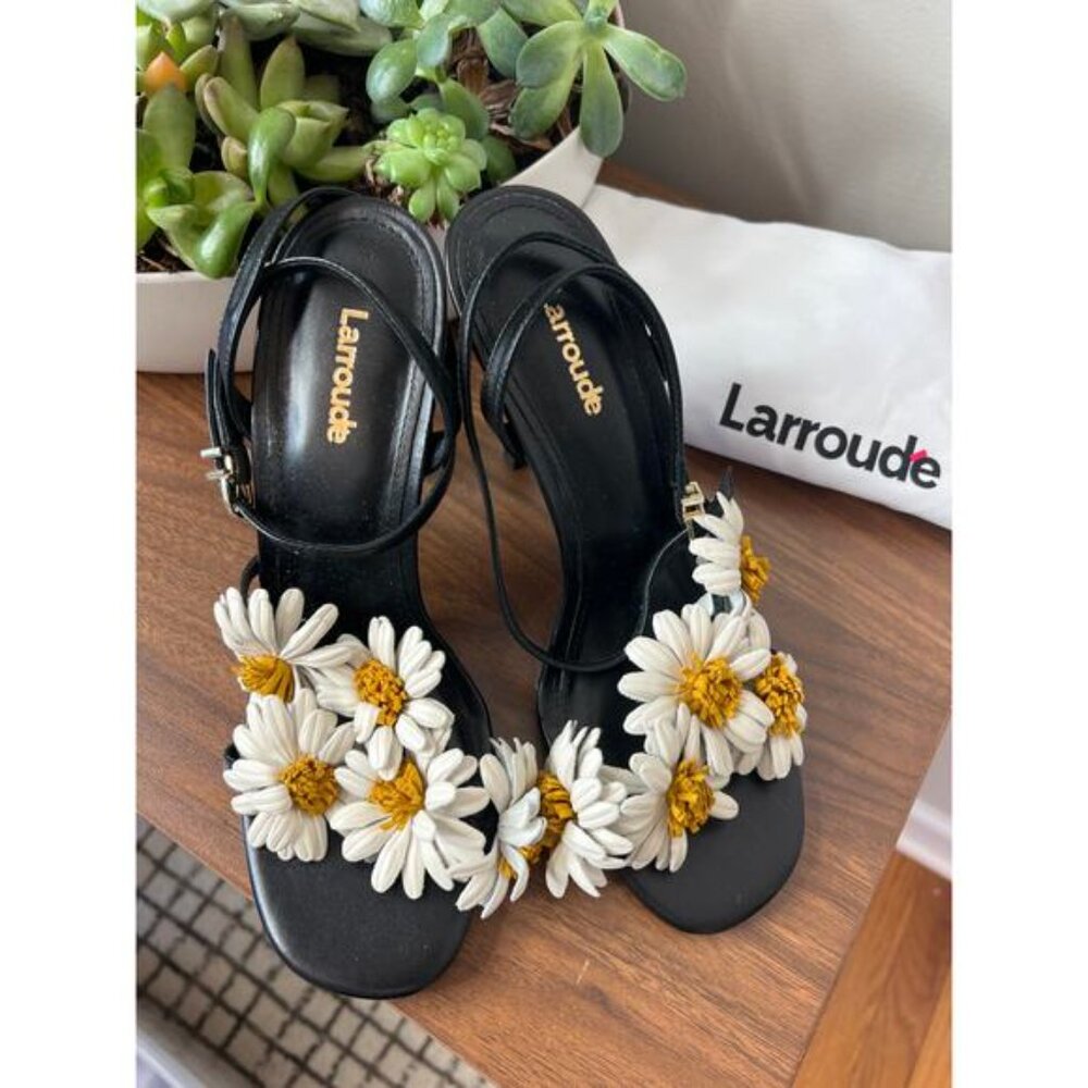 Larroudé Fiore Leather Floral Daisy Adjustable Ankle Strap Sandals Black Size: 7 - Picture 2 of 9